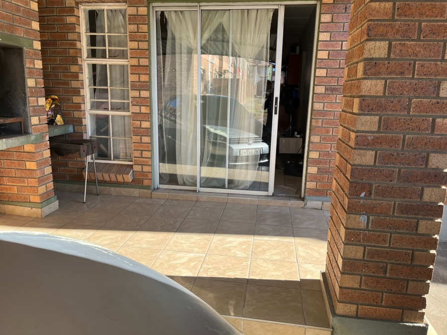 3 Bedroom Property for Sale in Waterval East North West